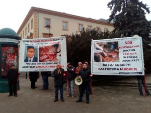 Dziś w stolicy Manifa "Jesteśmy córkami wiedźm", "Więcej genderu". Prolajferzy wyszli jej naprzeciw