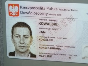 Już od dziś dostępny "e-dowód". Czym się różni od obecnego dokumentu?