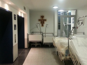 Rząd Irlandii apeluje do szpitali katolickich o usunięcie symboli religijnych