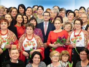 Premier: Udział kobiet na rynku pracy stanowi fundamentalną sprawę dla rządu