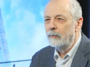 Grupiński: "Nie myślimy o podwyższeniu wieku emerytalnego". Min. Wąsik kpi