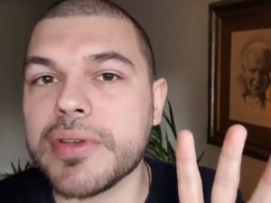[video] Raper Tau o ofensywie LGBT+: Żarty się skończyły, krew się gotuje. Pełna mobilizacja