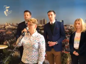 Wtopa działaczki LGBT na konferencji z Trzaskowskim. "Ona jest od Petru?" - pytają internauci