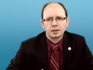 Błażej Kmieciak: "Kłamstwo międzynarodowych standardów i nowych tęczowych deklaracji polega na..."