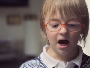 Biedroń, Mucha, Budka, na co dzień popierają aborcję eug., ale dzisiaj nałożyli sobie różne skarpetki