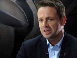 Wniosek radnych PiS przyjęty. Trzaskowski wytłumaczy ile kosztuje wprowadzenie karty LGBT+