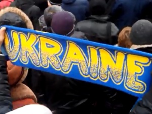 Exit poll. W wyborach na Ukrainie w pierwszej turze wyraźnym zwycięzcą komik Wołodymyr Zełenski