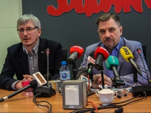"Wasz program powinien ukazać się 1 kwietnia" Piotr Duda zakpił z TVN24 na konferencji prasowej