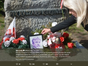"Świat powinien o nim wiedzieć". Amerykańska gwiazda Rita Cosby odwiedziła w W-wie grób gen. Kuklińskiego