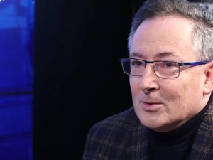 Bartłomiej Sienkiewicz do zagorzałych przeciwników Michnika: "Koniec Wersalu. Słuchajcie kundle..."