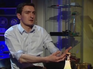 Radny Szolc (N) o radnych z PiS: „Szesnastu białych, katolickich heteroseksualnych mężczyzn"