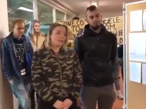 [video] "To dla nas stres". Maturzyści w rozmowie z nauczycielami rozpaczliwie apelują o wystawienie ocen