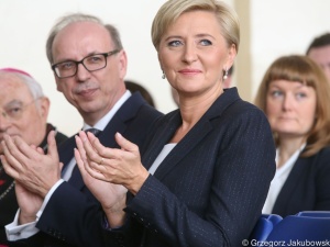 Rzecznik Prezydenta RP o strajku nauczycieli:  Pierwsza Dama bardzo poważnie rozważa zaangażowanie się
