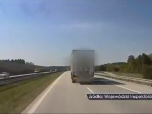[video] Mając 5.6 promila alkoholu prowadził ciężarówkę. W kabinie znaleziono niedopitą butelkę wódki