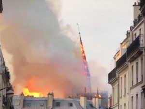 Propozycja odbudowy Notre-Dame: Iglicę przerobić na minaret, by "uczcić Algierczyków"