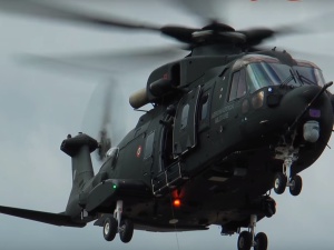 Minister Błaszczak podpisał umowę na dostawę czterech śmigłowców AW101 dla Marynarki Wojennej