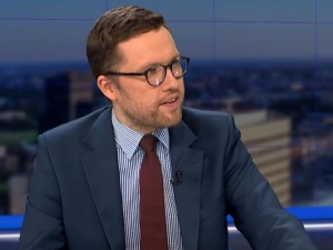 Dr Zych [Ordo Iuris]: "Wpisanie do Konstytucji członkostwa w UE budzi wątpliwości nie tylko dlatego..."