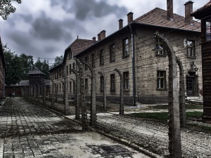 Ekspozycja w Muzeum Auschwitz zostanie odnowiona. Gliński: Pamięć o polskich ofiarach będzie tam obecna