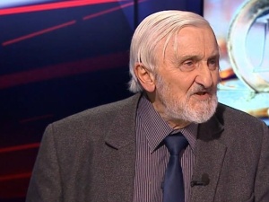 Waldemar Kuczyński wie swoje: „Sutanna nie czyni świętym!”