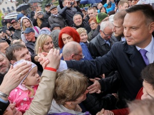 Ciekawe. "Duda i Morawiecki dystansują Donalda Tuska" w sondażu zaufania dla... Onetu