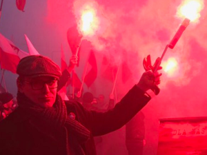 Cezary Gmyz uniewinniony za odpalenie racy na Marszu Niepodległości