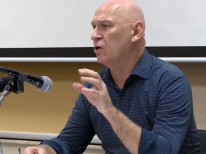 Skandal! Po wpisaniu w Google nazwiska stalinowskiego zbrodniarza, wyskakuje zdjęcie Leszka Żebrowskiego