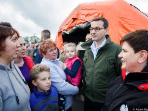 Premier Morawiecki do powodzian: Nie zostawimy was samym sobie