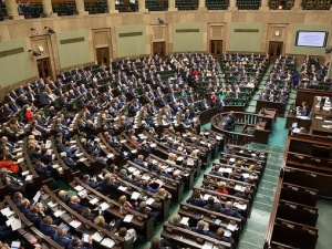 Ekspert: "Sondaże mają teraz kształtować opinię publiczną, a nie ją badać"