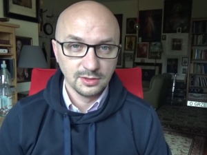 Kłótnie wokół antykatolickich aktów na Paradzie Równości. Wpis o. Kramera wywołał wiele reakcji