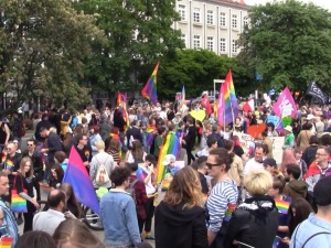Brytyjski dyplomata afiszuje się udziałem w Paradzie Równości w Gdańsku: "Mamy przyjemność..."