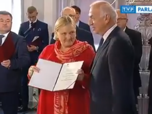 [Wideo] Uścisk dłoni to za wiele - Róża Thun i Bartosz Arłukowicz ostentacyjnie nie przywitali się z...