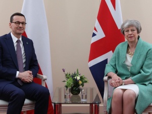 Obchody 75. rocznicy lądowania aliantów w Normandii: Premier Morawiecki spotkał się z premier May
