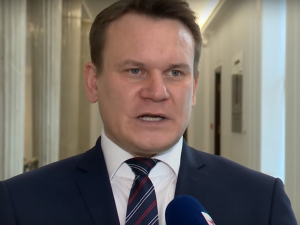Atak na rodziców Dominika Tarczyńskiego - już wcześniej grożono im śmiercią
