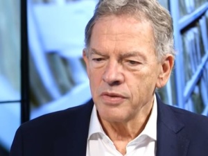 "Rządzą nami debile. Naród bije im brawo". Skandaliczny wpis Dariusza Rosatiego