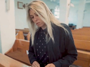 Twierdzenie, że homoseksualizm to grzech mową nienawiści? Teledysk z Zofią Klepacką usunięty z Youtube'a