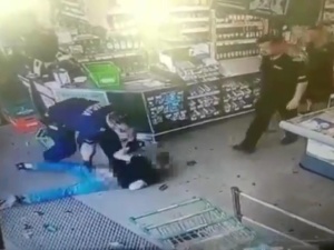 [video] Policjanci "naruszyli godność" bandyty podczas napadu. Gdzie RPO?