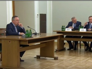 B. Sienkiewicz przed komisją VAT: „Państwo uczyło się tego rodzaju przestępczości”