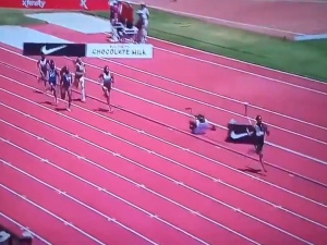 [video] To ma być uczciwa rywalizacja? Tak Caster Semenya deklasuje rywalki w biegu na 800m