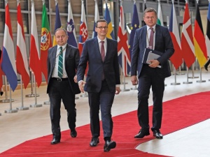 Veto Morawieckiego ws. neutralności klimatycznej. Zyskaliśmy tylko na czasie, czy może coś więcej?
