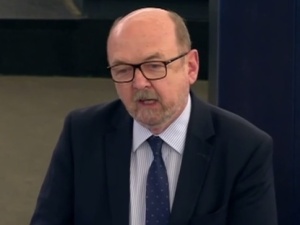 Prof. Legutko mocno w PE nt. Timmermansa: „Silni mężowie Europy…”