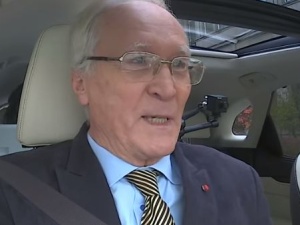 Zbigniew Ziobro jak Adolf Hitler? "Brakuje tylko wąsika". Skandaliczny wpis byłego ambasadora RP