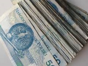 Banki zasypane milionami wniosków o rozszerzone 500+