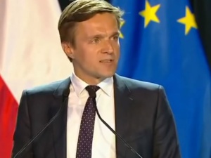 "Czekam na dalsze podlizywanie się publicystom i elektoratowi PiS". Jażdżewski wbija szpilkę Schetynie