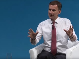 [Tylko u nas] Michał Bruszewski: Broni chrześcijan i chce zostać brytyjskim premierem