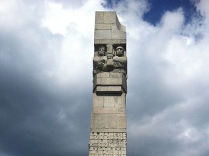 Prawy Sierpowy: Po osiemdziesięciu latach Westerplatte "broni się nadal"