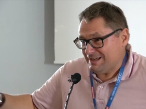 Terlikowski: "Co by było, gdyby jakieś liberalne medium wypuściło naklejki: Strefa wolna od katolicyzmu?"