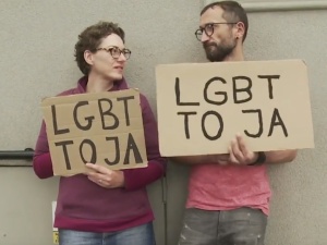 [video] Protest LGBT pod siedzibą Gazety Polskiej. To chyba nie jest sukces frekwencyjny
