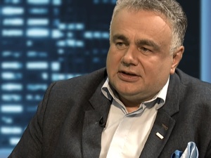 Tomasz Sakiewicz o zakazie kolportażu naklejek: Niewykonalne. Niemożliwe. Jaskrawy przejaw ideologii LGBT