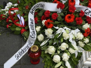 [Fotorelacja] Kwiaty od Solidarności Oświatowej Warszawy przy pomniku AK