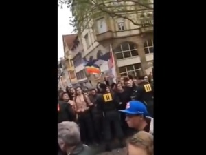 [video] Katolicka procesja w Niemczech musi być chroniona przez policję. Atakują "piewcy tolerancji"